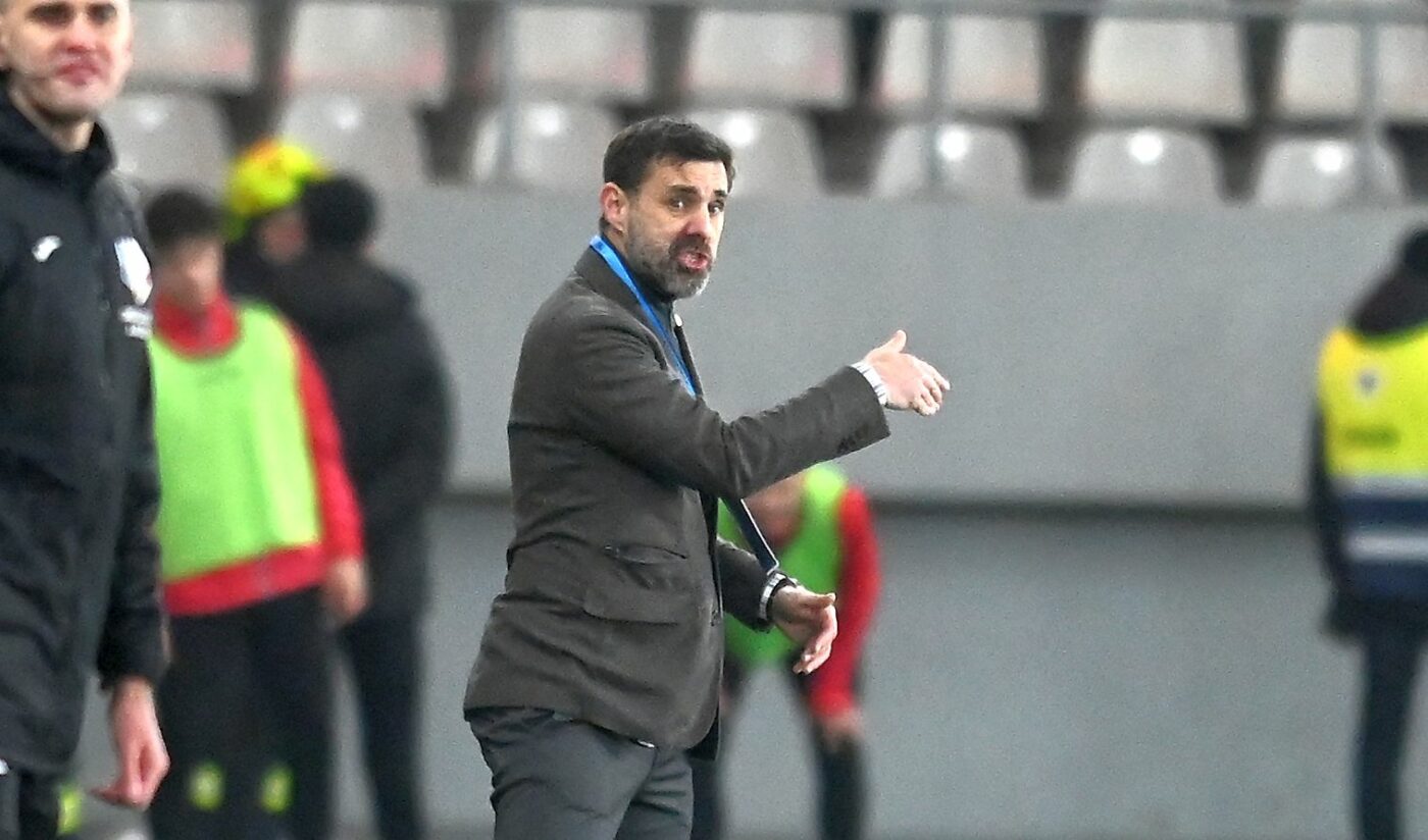 Dinamo negociază cu un rus și un francez! Cele două transferuri din care alege Kopic un fundaș