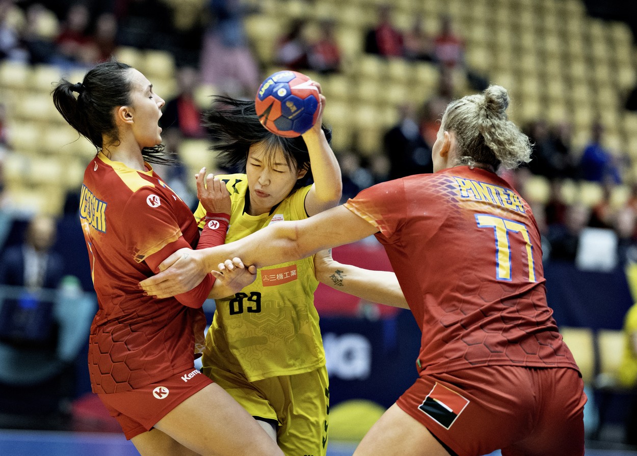 De ce nu s-a reușit mai mult la Mondialul de handbal feminin? Analiză dură cu 8 motive clare semnată de Daniel Nazare, în care nu doar Florentin Pera este vinovat. SPECIAL