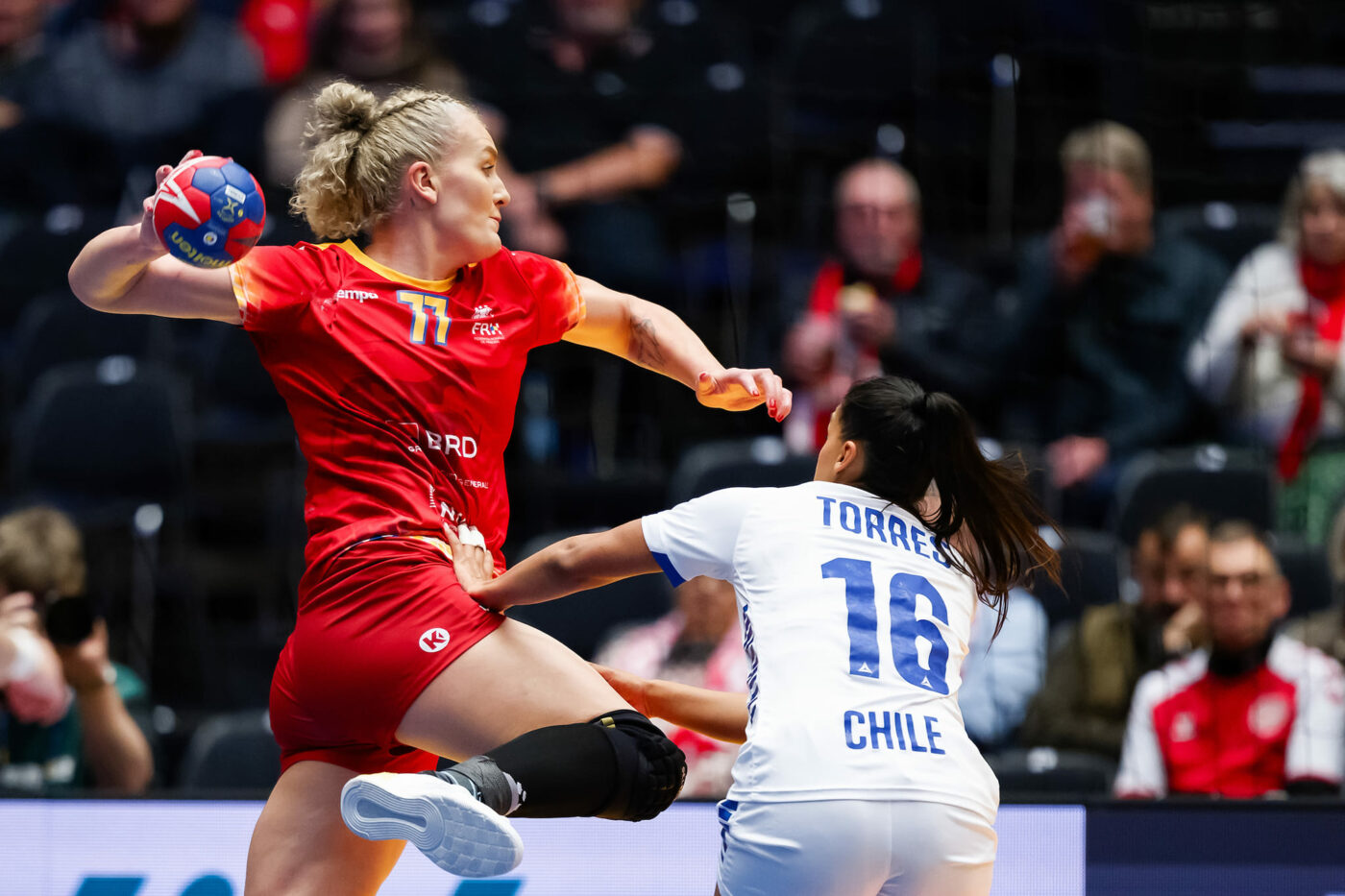 Serbia – România 28-37, la Campionatul Mondial de handbal feminin. Spectacol total făcut de jucătoarele lui Florentin Pera, chiar și fără Cristina Neagu! Eliza Buceschi, MVP-ul partidei
