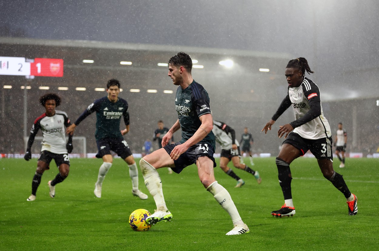 Arsenal face un nou pas greșit în campionat și se îndepărtează de liderul Liverpool! Fulham, prima victorie în fața „tunarilor” după 11 ani