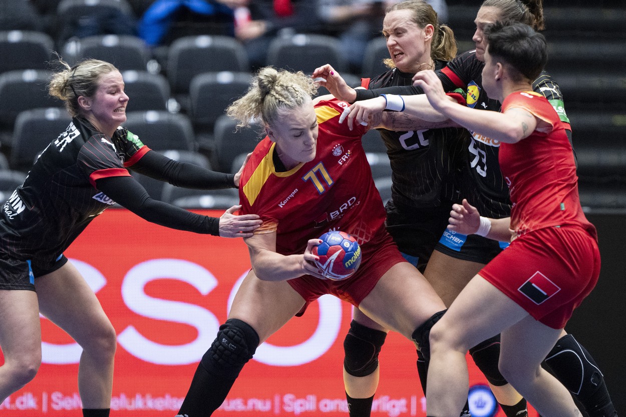 Calculele exacte prin care România se poate califica în sferturile Campionatului Mondial de handbal feminin, după eșecul cu Germania! Minunea care poate salva naționala Cristinei Neagu