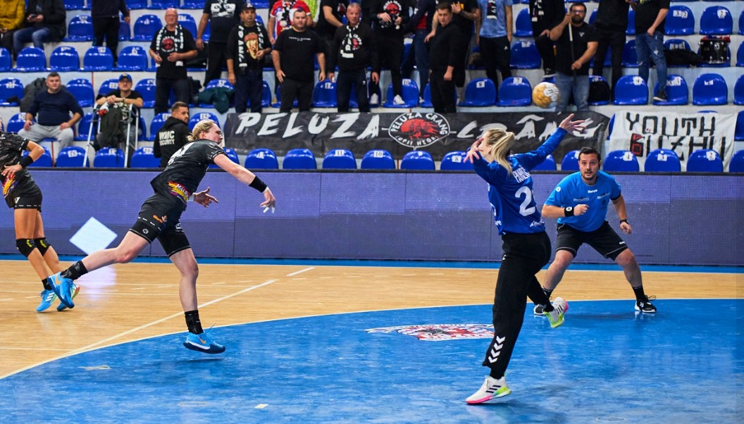 „Bombă” în Liga Florilor din care fac parte CSM București și Rapid! O echipă de handbal feminin poate pierde toate meciurile din acest sezon cu 0-10! Care este motivul incredibil pentru care s-a ajuns în această situație. EXCLUSIV