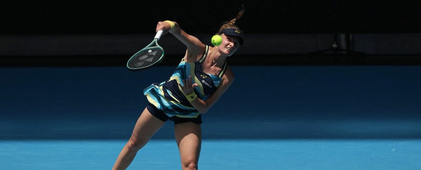 A furnizat surpriza la Australian Open 2024 și s-a descălțat pe teren. Câștigătoarea de la Wimbledon, eliminată în primul tur