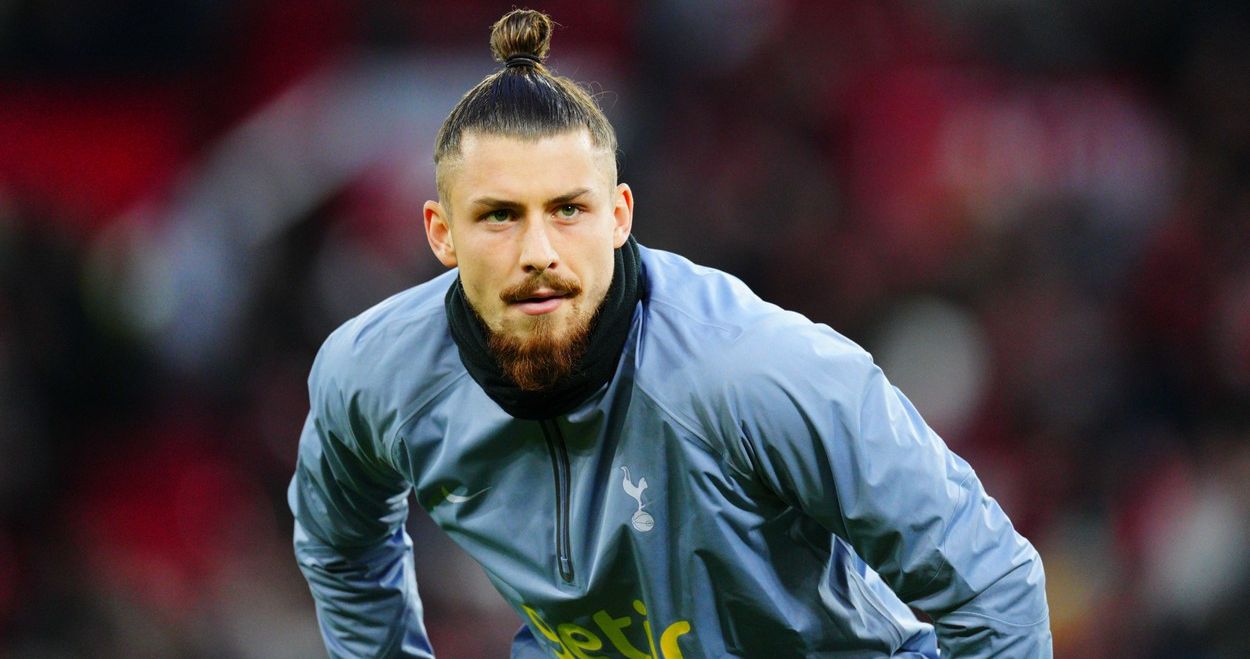 I se pregătește ceva lui Radu Drăgușin la Tottenham și nu e neapărat ceva de bine! Ce coincidență cu transferul unui fotbalist care joacă pe același post cu românul