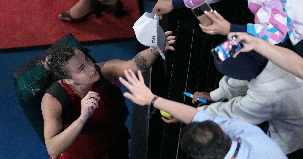 „Te iubesc mai mult decât pe mama!” Arynei Sabalenka nu i-a venit să creadă ce aude la Australian Open, după calificarea în finală. VIDEO