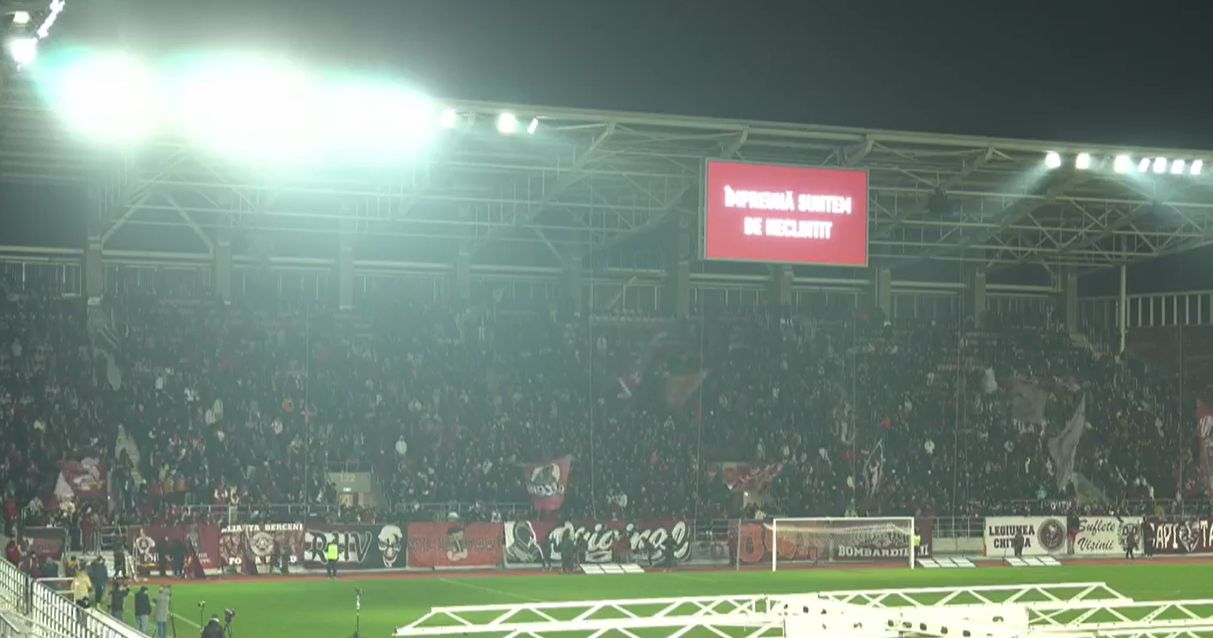 Ce s-a întâmplat în vestiarul Rapidului la pauza meciului cu Dinamo! Fotbaliștilor nu le venea să creadă ce văd: atmosfera de acolo a schimbat totul pentru elevii lui Bergodi!