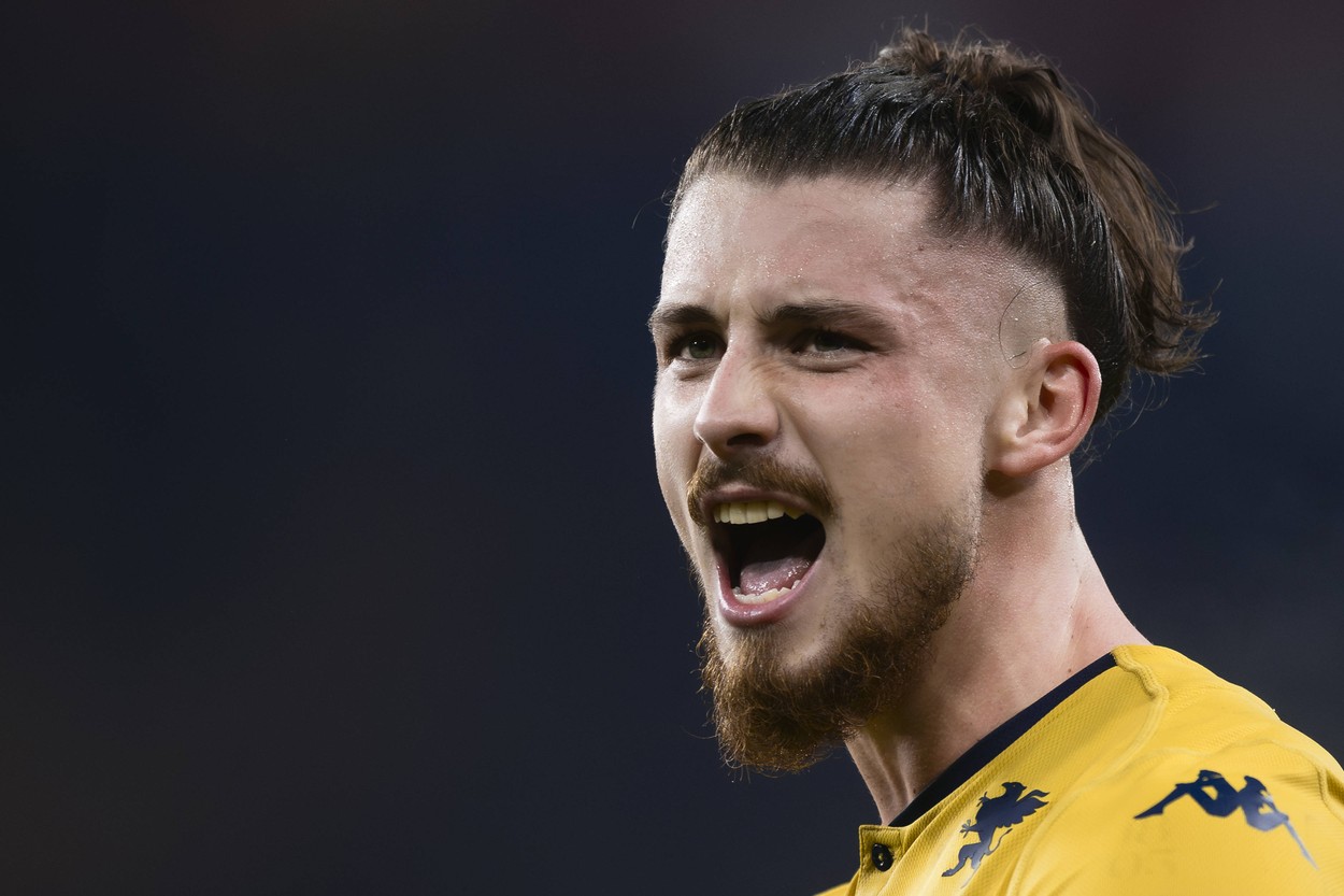 Cu ce femeie a petrecut de Revelion fotbalistul Radu Drăgușin. Mesajul clar, înainte de transferul vieții în Premier League: „Am făcut greșeli”. FOTO