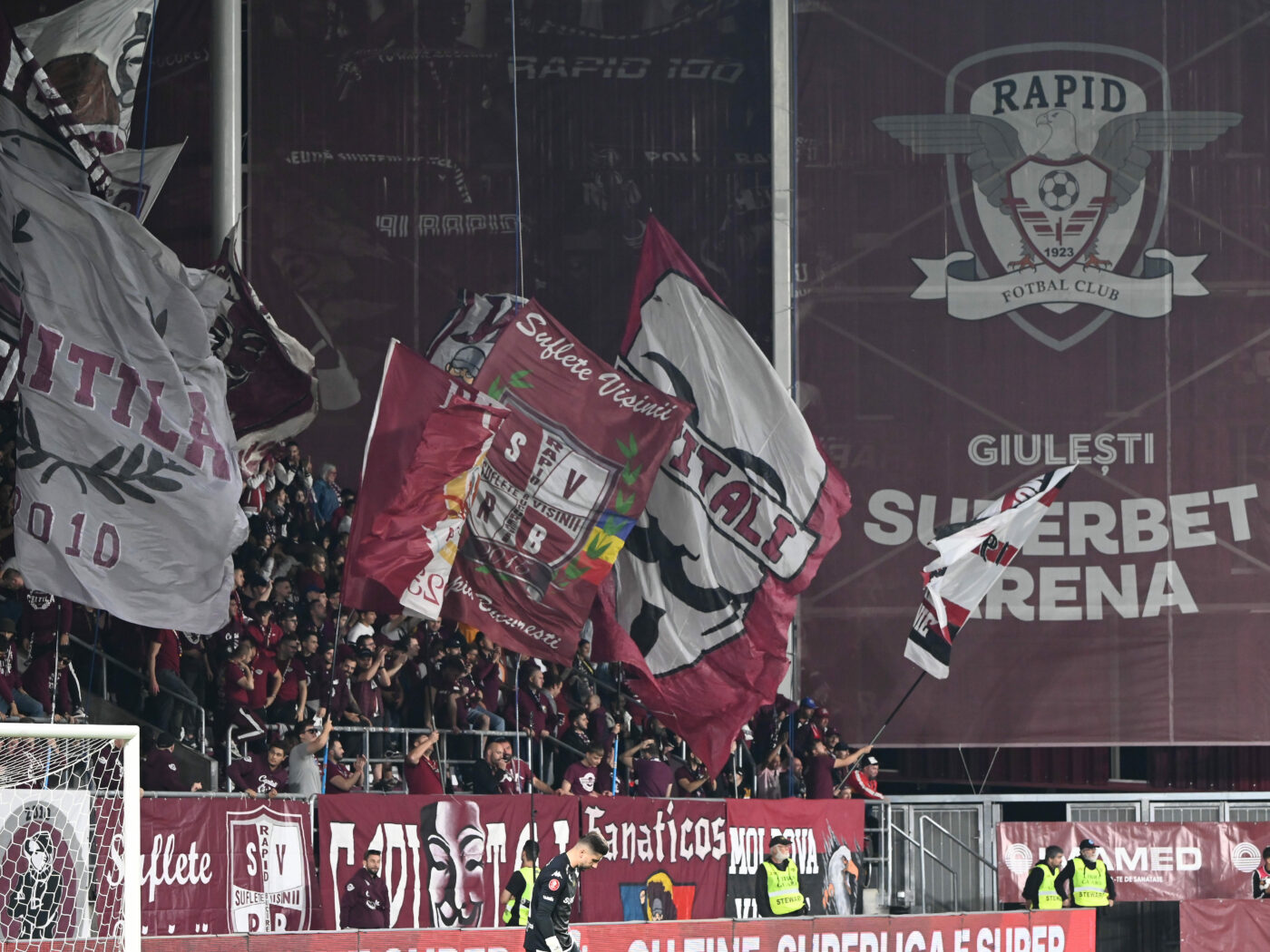 Rapid „fură” un super fotbalist din Superliga! Negociază cu mijlocașul unei rivale în lupta pentru play-off și îl poate aduce gratis, ca pe Damjan Djokovic
