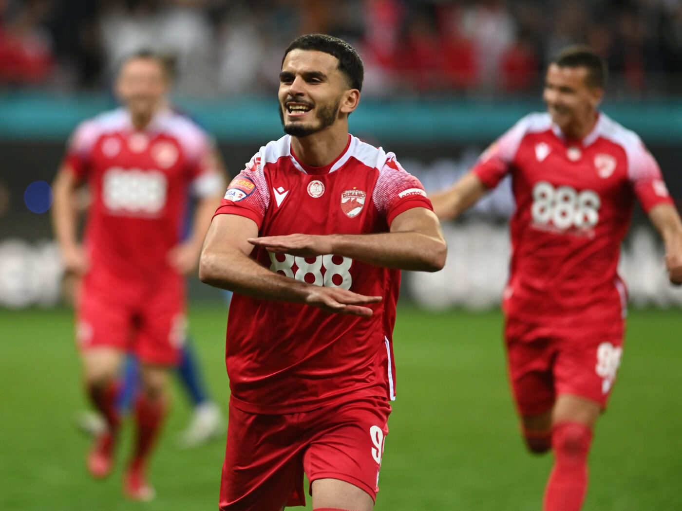 Dinamo București îl vinde pe Lamine Ghezali la un preț ridicol! Cu ce echipă semnează fotbalistul francez