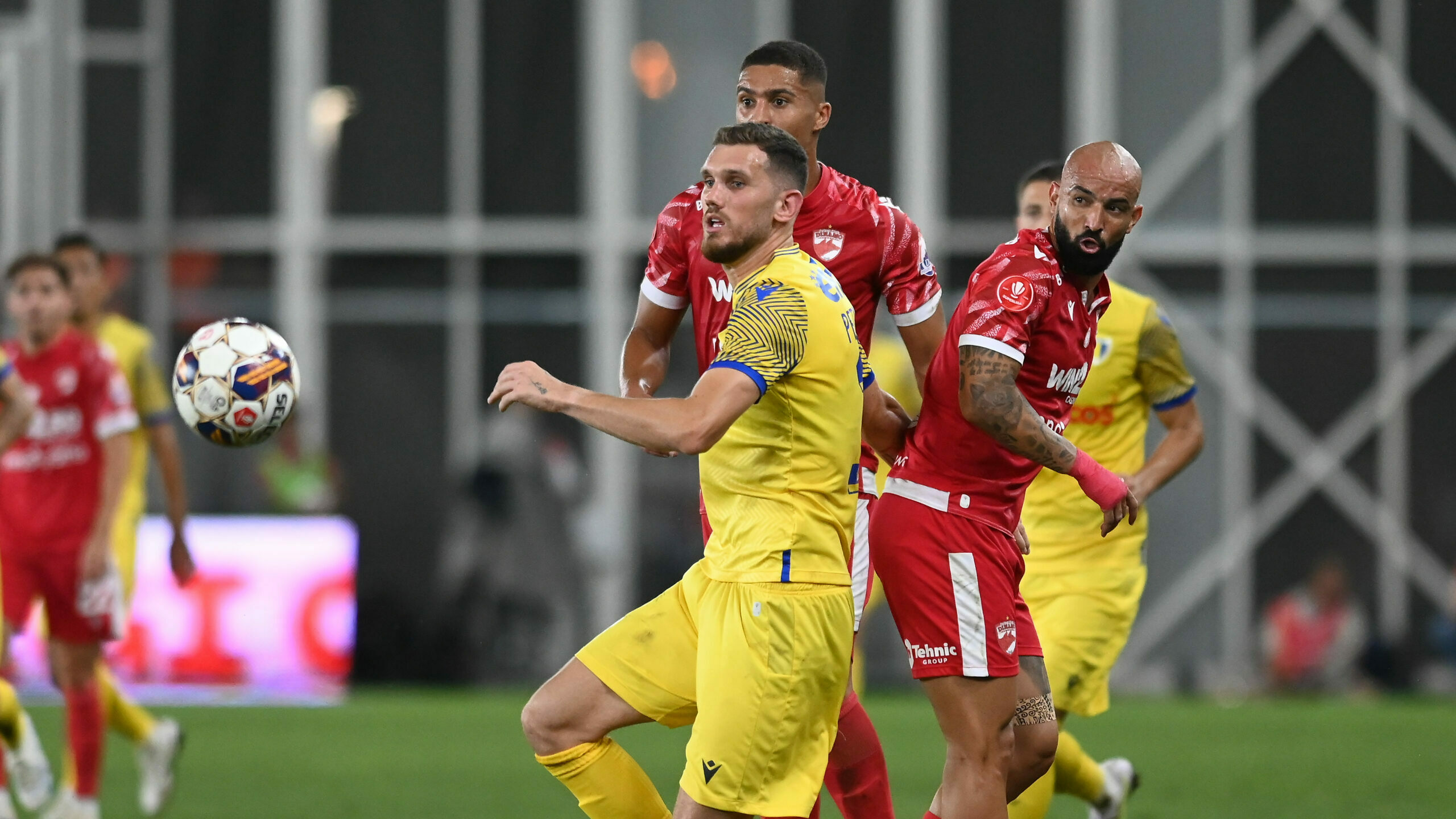 Magnatul tuc care vrea să cumpere clubul din Superliga a mers peste ...