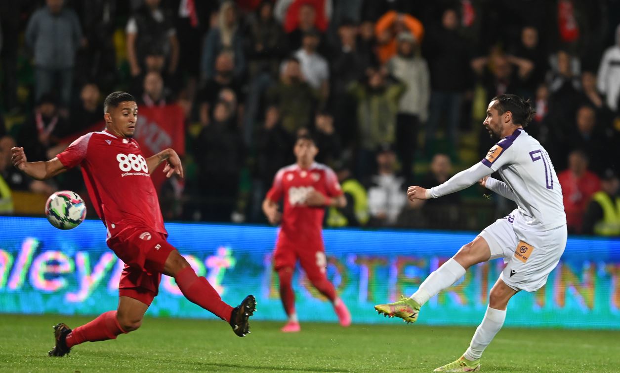 Dinamo negociază transferul bombă al unui fost fotbalist de la rivalele FCSB și CFR Cluj! Jucătorul e acum în Rusia și revenirea lui în Superliga ar fi o surpriză uriașă