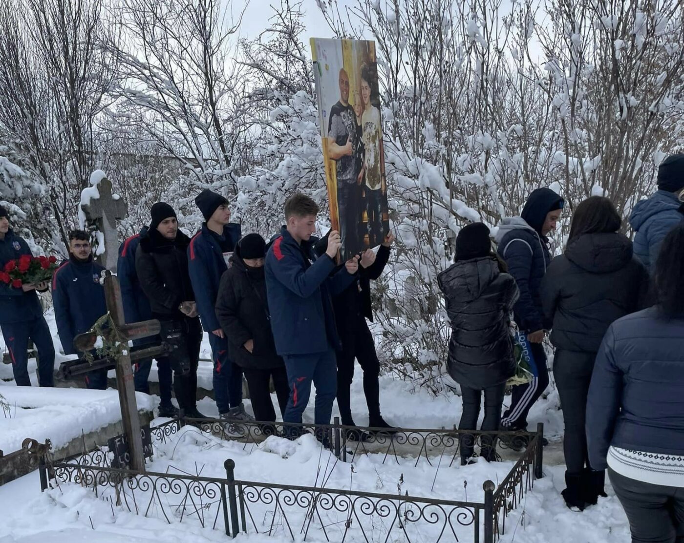 Drama de la Ferma Dacilor a îndoliat Steaua. Mesajul cutremurător al lui George Ogăraru, după înmormântarea dureroasă: „O mamă şi-a îngropat doi copii. Aceeaşi femeie şi-a îngropat soțul”