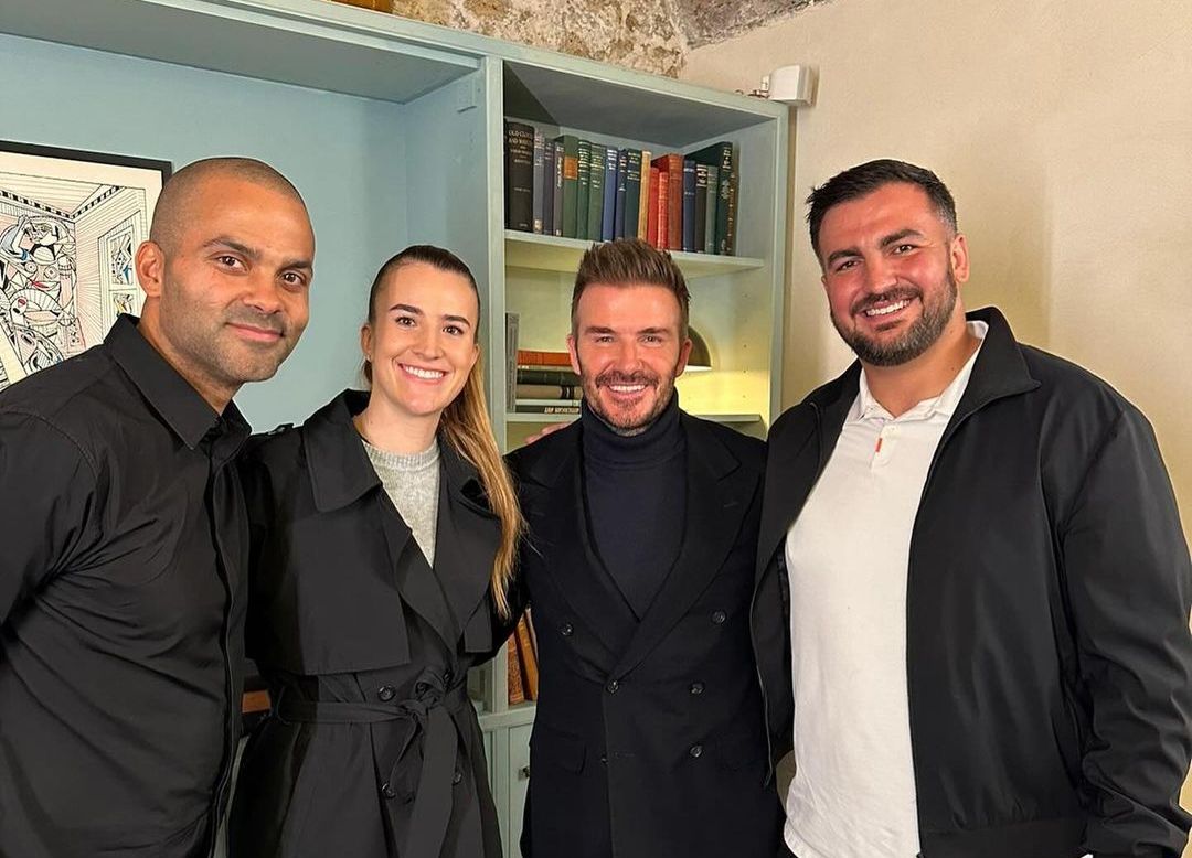 Ea e românca pe care o invidiază milioane de femei: Sabrina s-a pozat cu David Beckham!