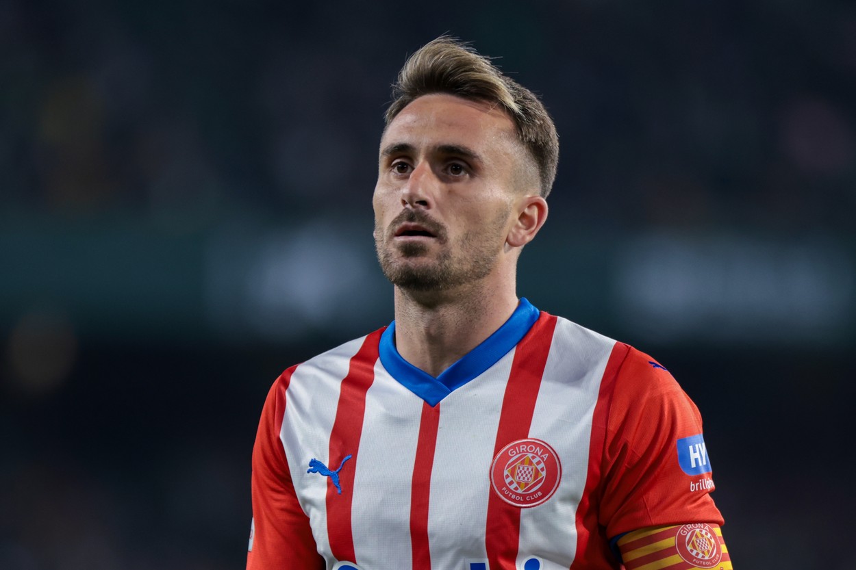 FC Barcelona, înnebunită să rezolve transferul fotbalistului dat afară de Dinamo pentru că nu putea să îi mai plătească salariul! Xavi trimite trei jucători la schimb