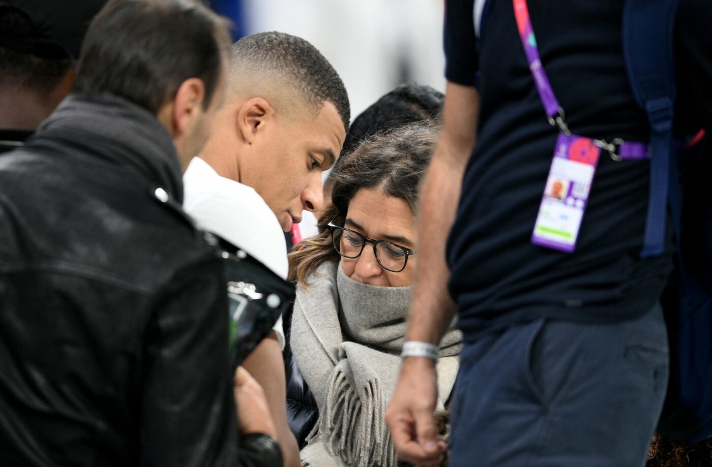 Kylian Mbappe, trădat de gestul mamei sale! Ce decizie a luat între a rămâne la PSG sau a pleca gratis la Real Madrid