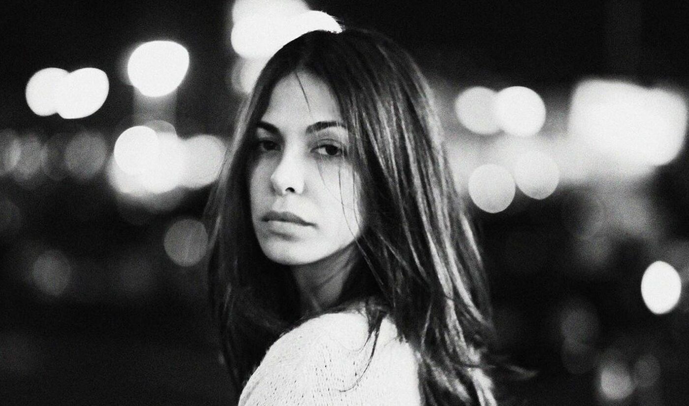 Fosta iubită celebră a lui Adrian Mutu s-a fotografiat în locul tragediei care a îndoliat o țară întreagă și a început să plângă!