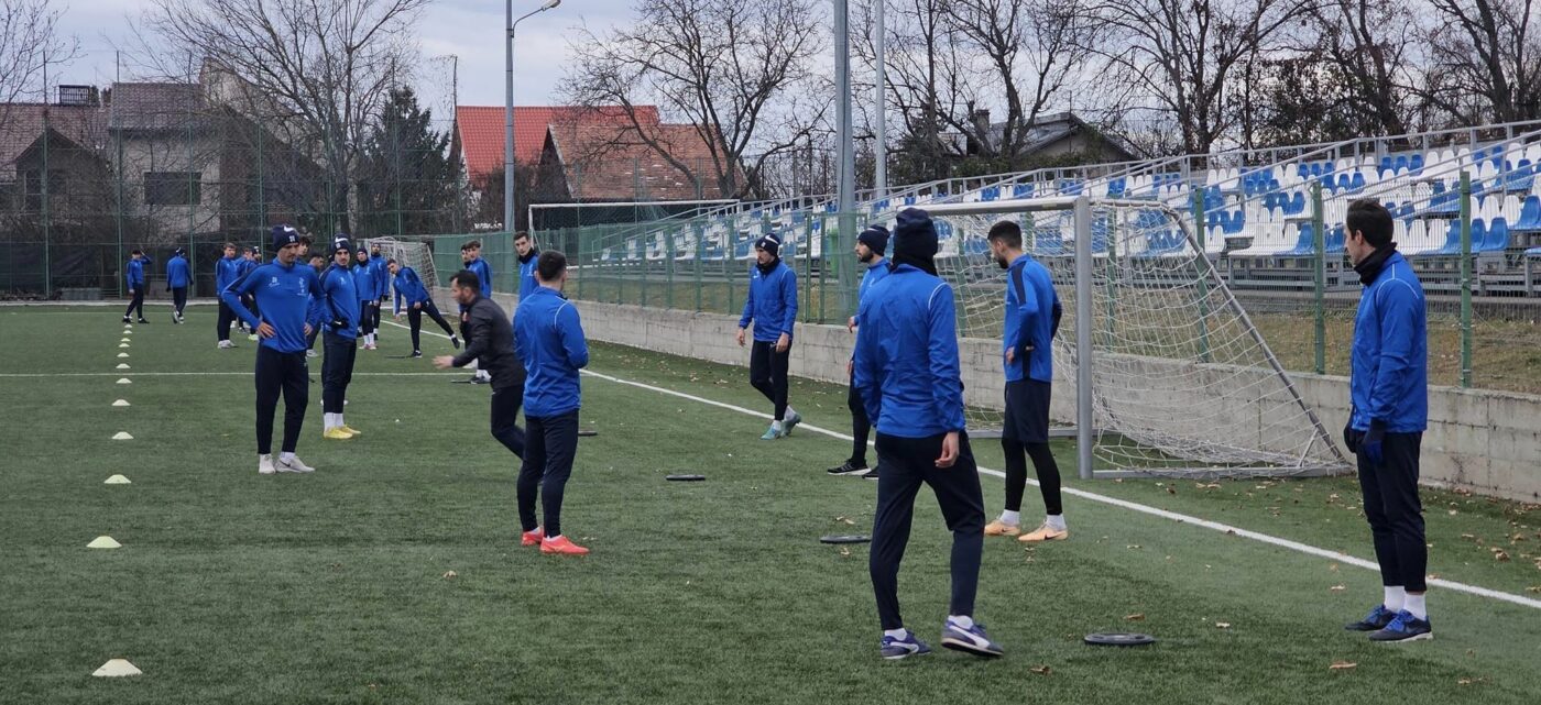 Fostul fotbalist al FCSB a revenit în Superliga, dar nu a mai jucat niciun meci oficial din vară! Anunțul antrenorului despre jucătorul pe care Gigi Becali îl distrugea: „N-are ce căuta într-o echipă. Pierzi campionatul și milioane de euro din cauza unui bezmetic ca ăsta”