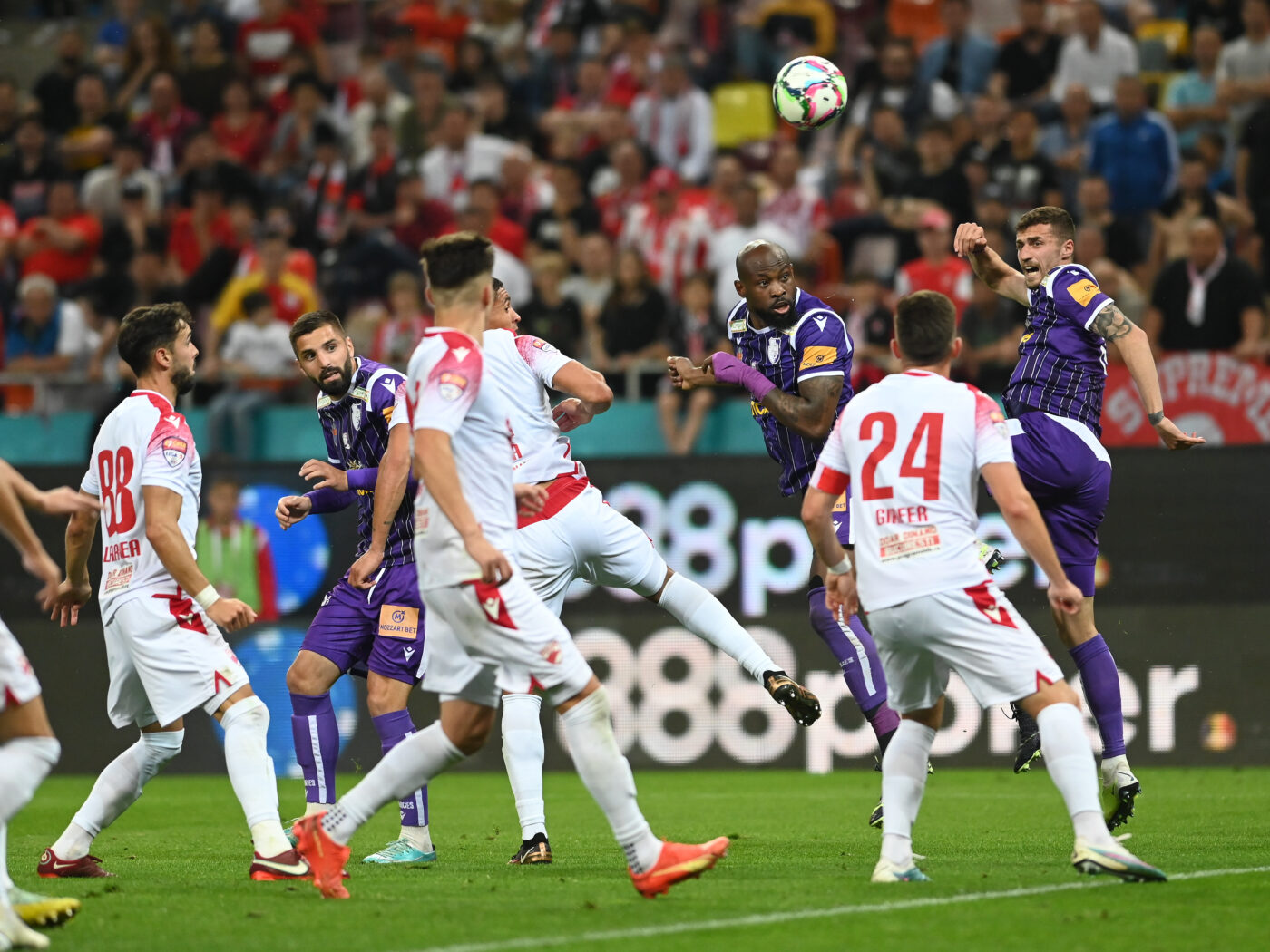 Fotbalistul care a fost comparat cu Miodrag Belodedici a ajuns în Superliga, la o echipă de play-out, după ce FCSB nu l-a mai vrut! „Se făcea o ofertă dacă era dorit”