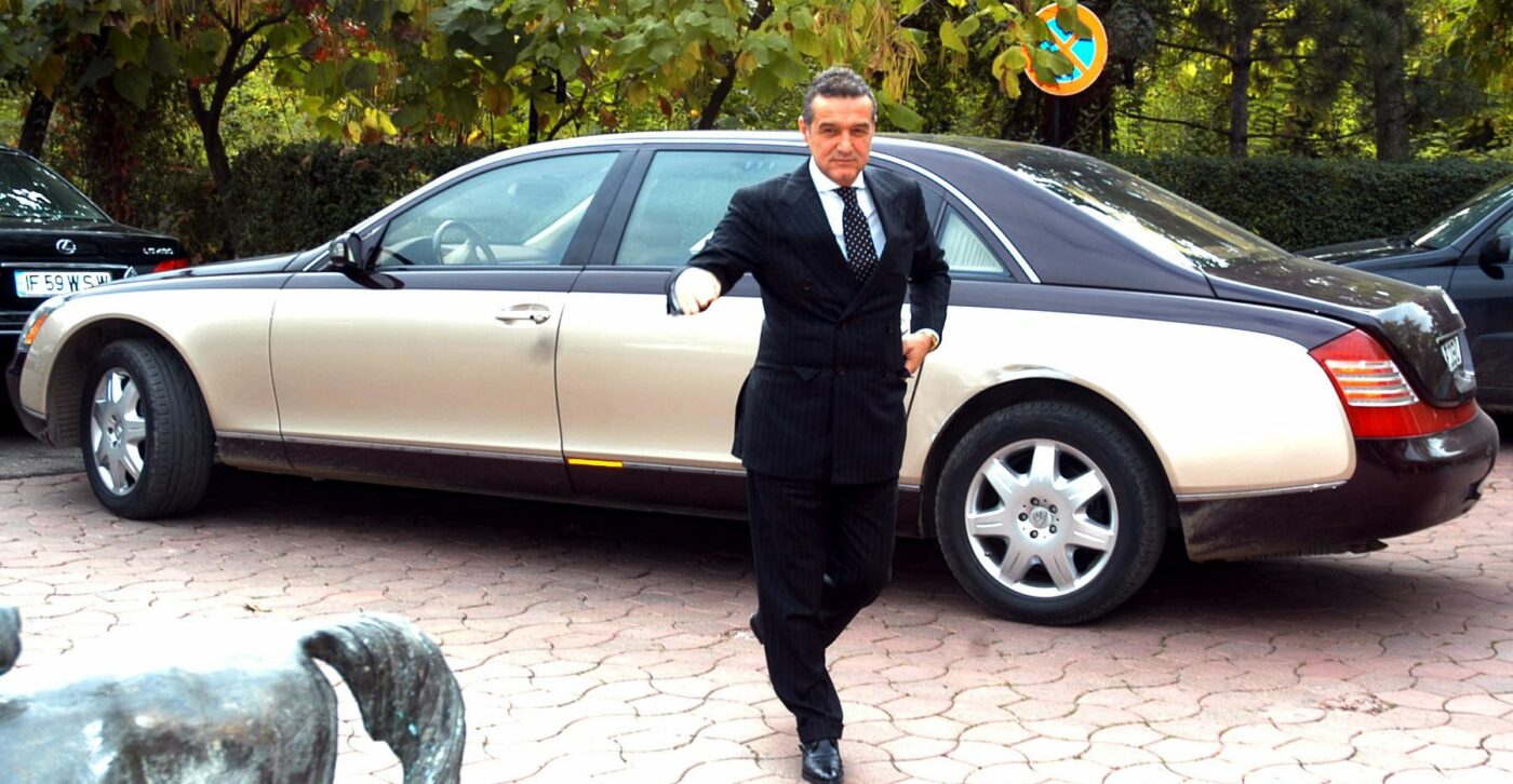 Gigi Becali, dezvăluire fabuloasă! A reparat Maybach-ul celebru şi vrea să îl vopsească în două culori pentru a se urca pe el când intră iar în grupele Ligii Campionilor: reacția incredibilă a soției Luminița când a aflat planul secret al miliardarului. VIDEO