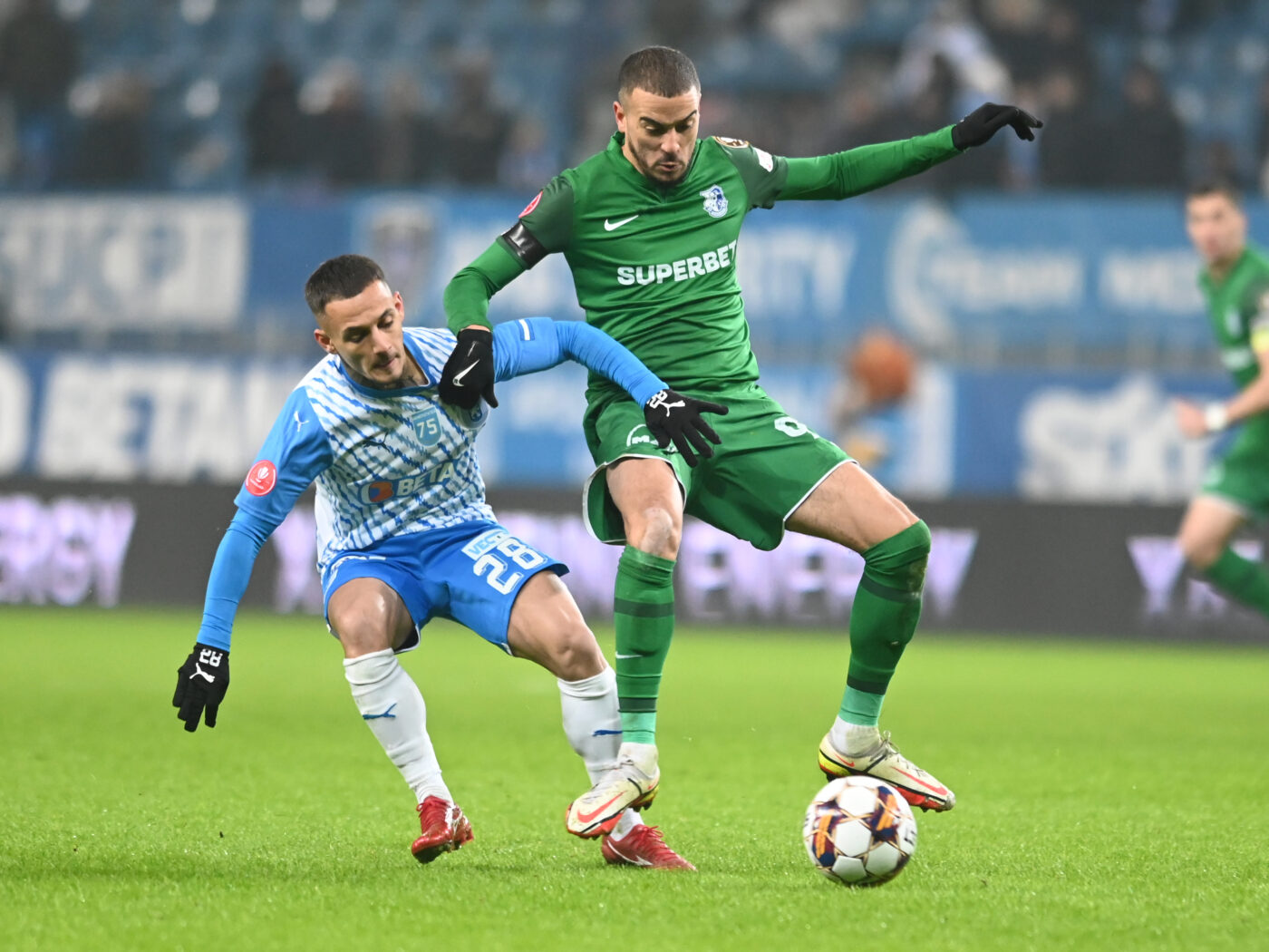 Ilie Dumitrescu și Gabi Balint dau verdictul clar în cea mai controversată fază a meciului Universitatea Craiova – Farul Constanța 1-2! Ce decizie trebuia să ia Radu Petrescu: „Așa se vede pe reluări!”