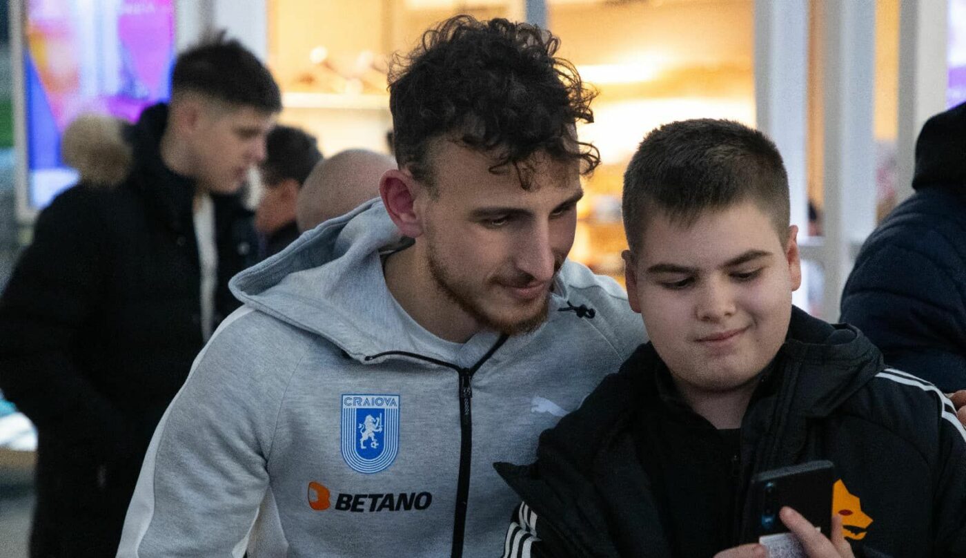 Jucătorul Universităţii Craiova care e bun prieten cu vedeta de la Napoli: „Vorbim des, am crescut împreună”