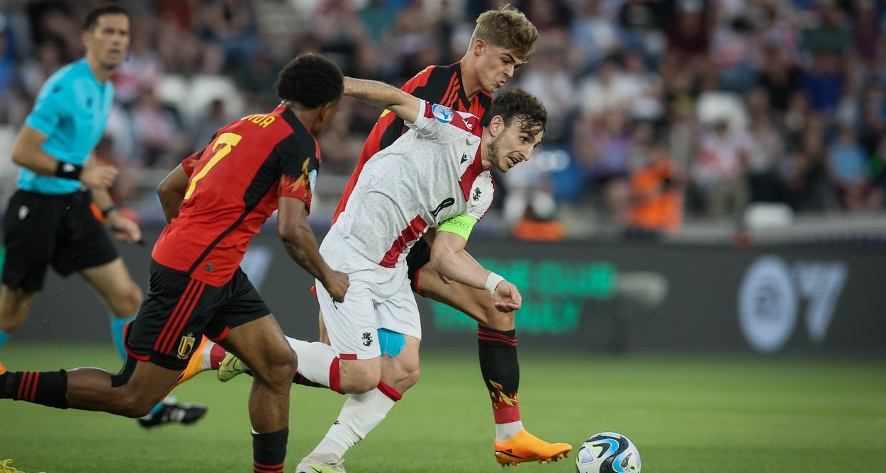 Mihai Rotaru transferă un fotbalist de 1.000.000 de euro la Universitatea Craiova! Ce mijlocaș străin aduce pentru play-off