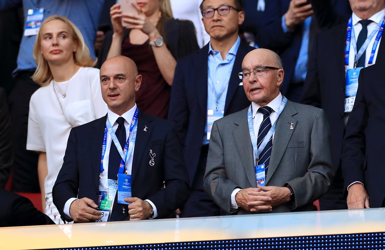 Miliardarul care e acționar la Tottenham e implicat într-un scandal monstru! Finanțatorul echipei lui Radu Drăgușin, garanție de 275 de milioane de euro pentru a fi judecat în libertate