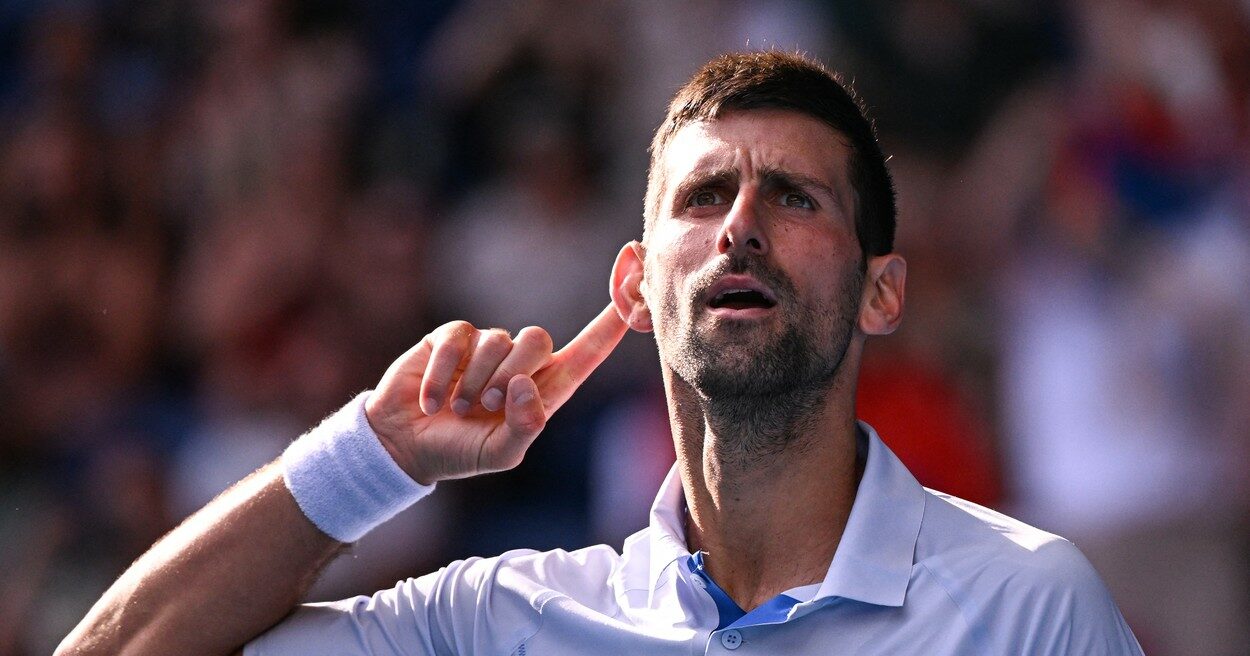 Novak Djokovic, primul semifinalist de la Australian Open! Show total făcut de sârb: l-a „pupat” pe Nick Kyrgios înainte de a se califica pentru a 11-a oară în careul de ași la Melbourne. VIDEO