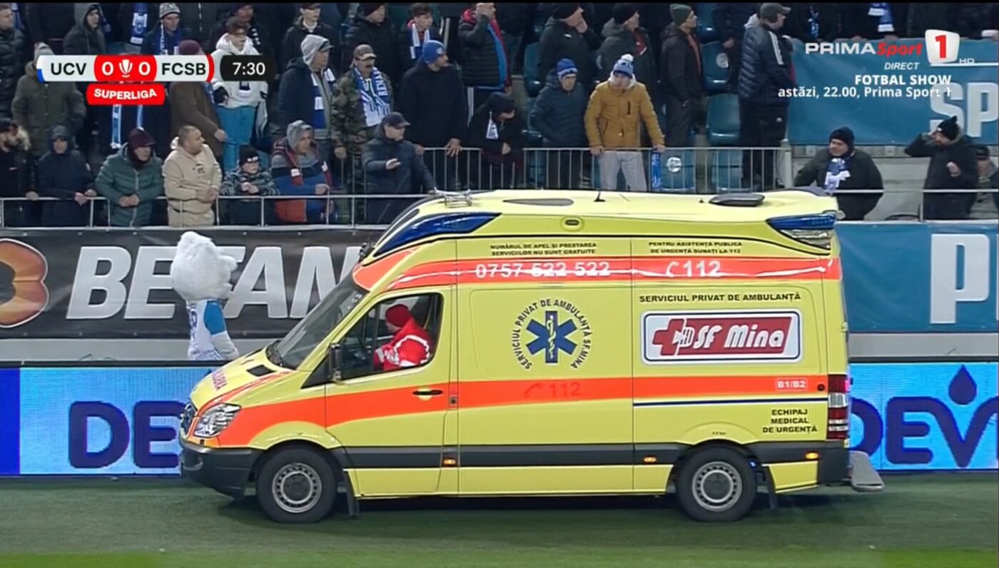 Panică generală pe „Ion Oblemenco” în startul meciului Universitatea Craiova – FCSB! A fost nevoie de intrarea ambulanței pe gazon