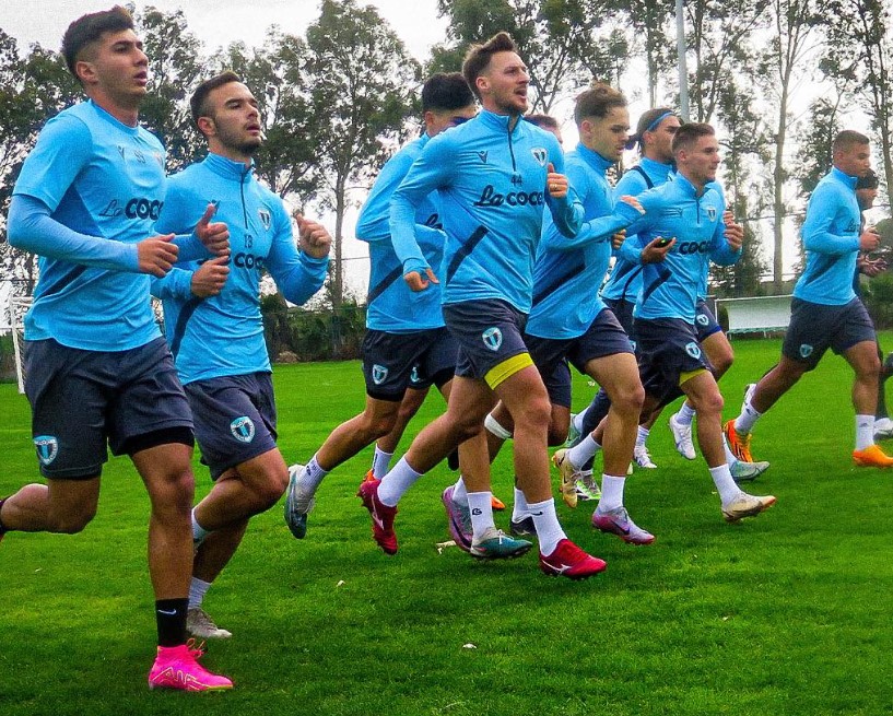 Petrolul, prima mare problemă în Antalya! Antrenorul Florin Pîrvu a trecut pe tratament bazat pe miere de albine după ce și-a pierdut vocea. „Nu mai puteam să articulez un cuvânt”. EXCLUSIV