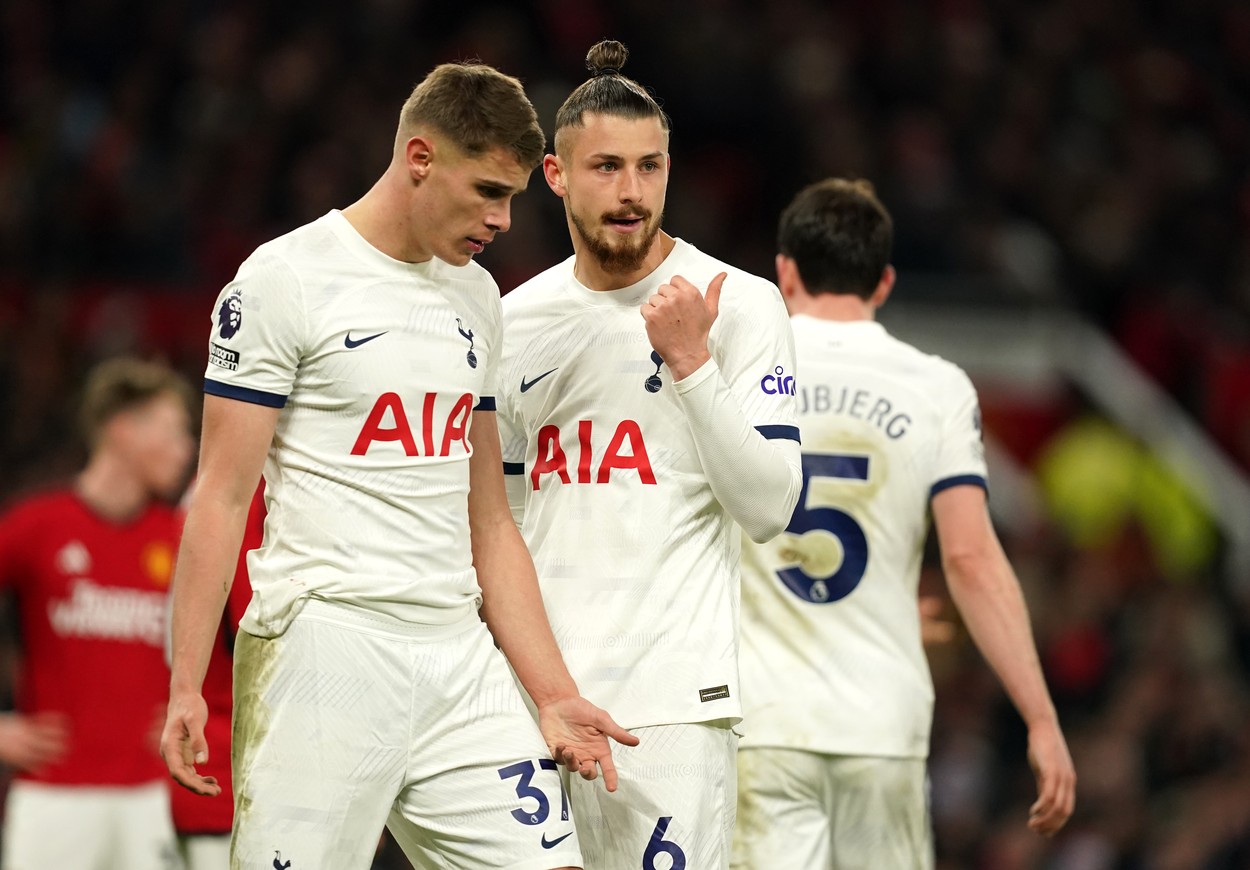 Încep să curgă veștile proaste pentru Radu Drăgușin la Tottenham! Transferul care ridică deja semne de întrebare legate de planurile lui Ange Postecoglu cu românul