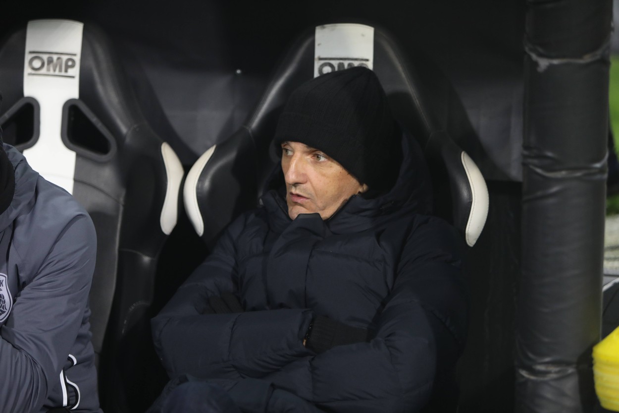 Răzvan Lucescu, dărâmat după ce PAOK a fost eliminată dramatic de Panathinaikos la penalty-uri și a ratat finala Cupei Greciei: „E greu de suportat atâta amărăciune!”