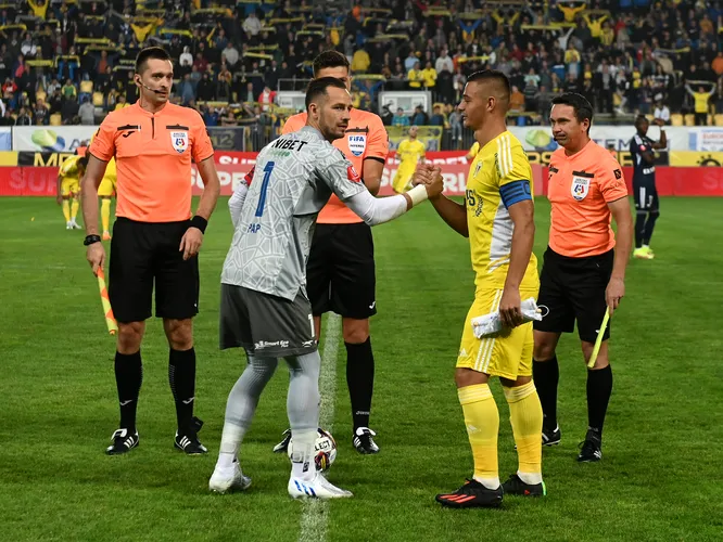 Rivala lui Dinamo în lupta pentru salvarea de la retrogradare vrea să îi dea lovitura și să îi „fure” transferul! „Îl dorim, dar avem o singură condiție” EXCLUSIV