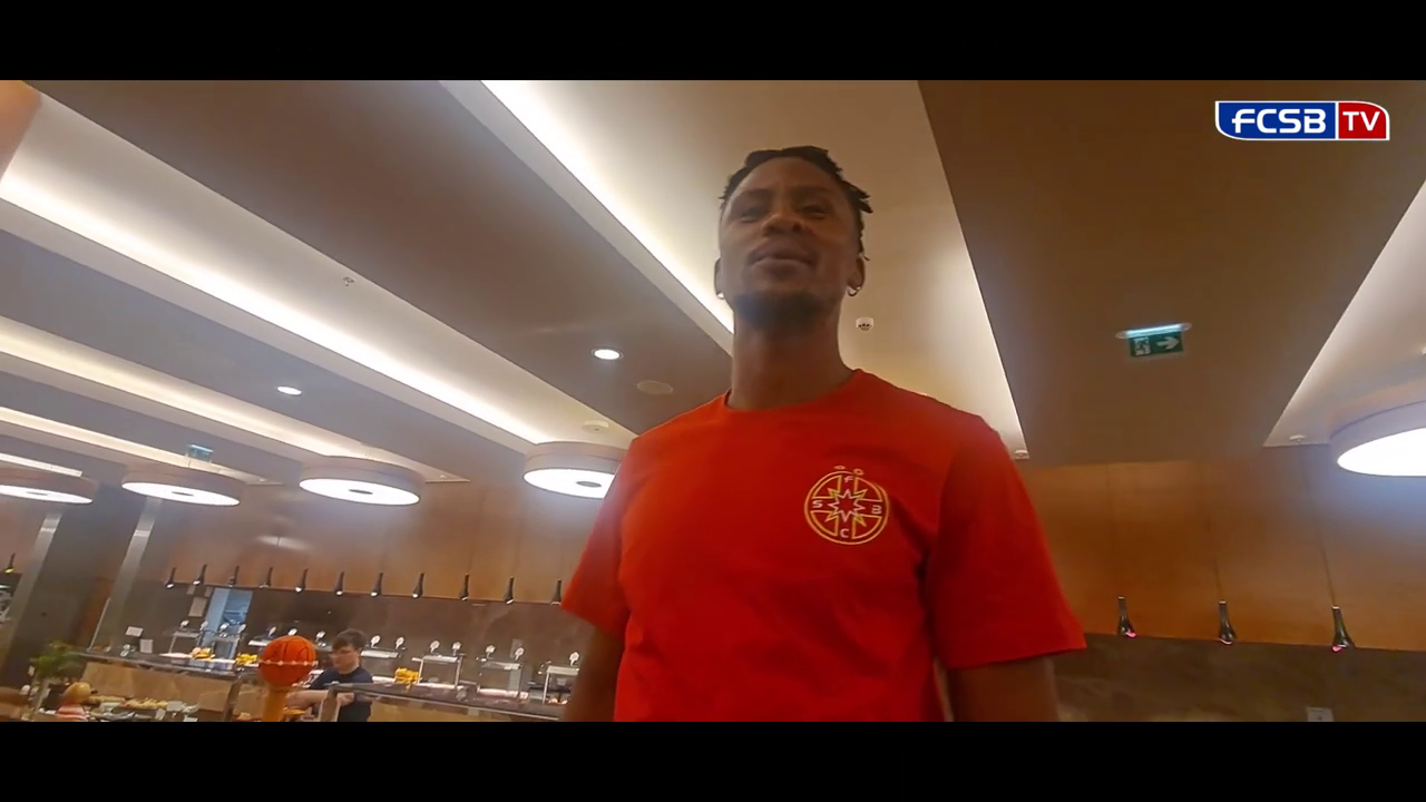 Siyabonga Ngezana i-a şocat pe colegii de la FCSB în momentul „botezului” din cantonament! Au izbucnit toți în râs: „Am 19 ani”