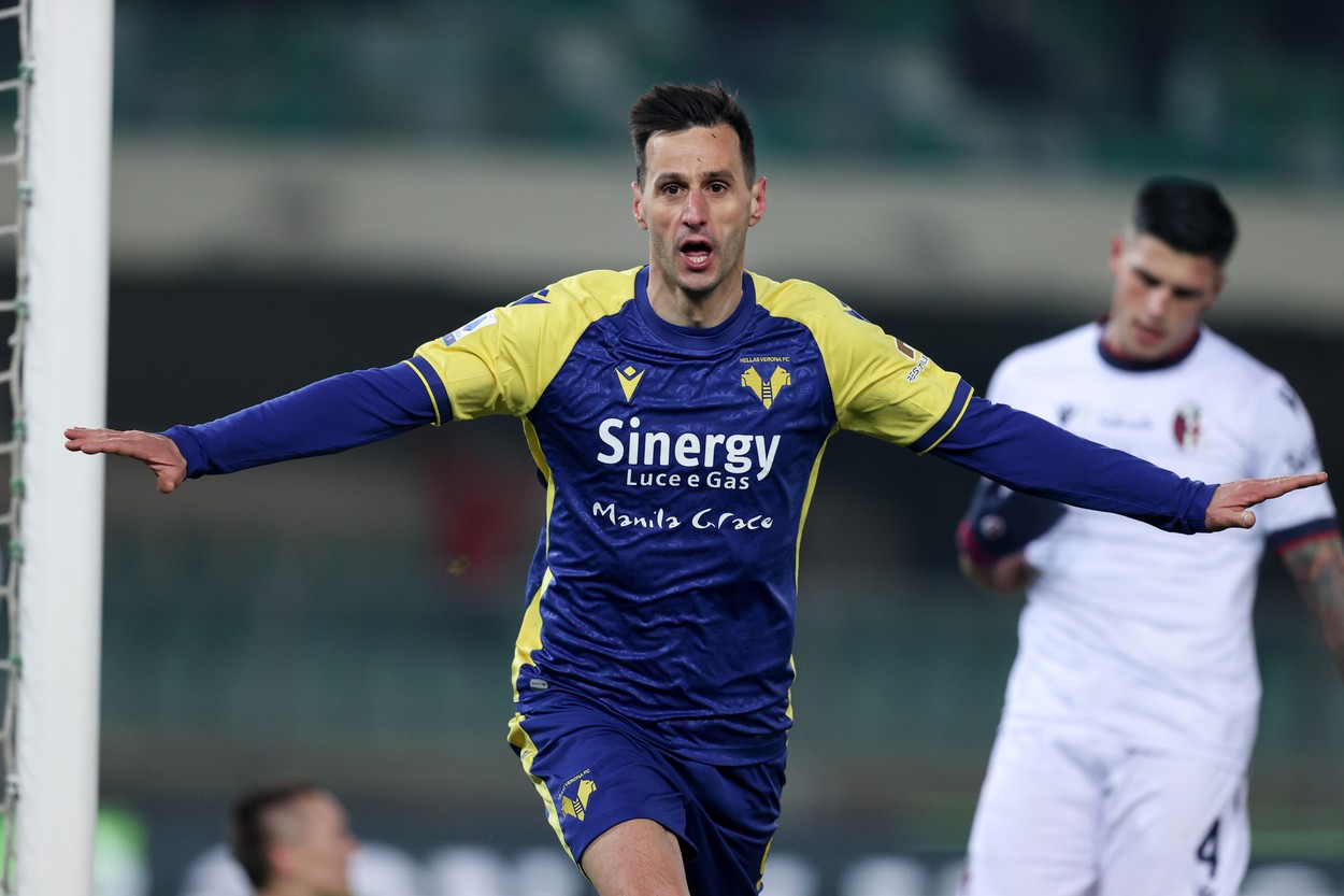 Transfer șocant pentru titlu! Atacantul cu CV uriaș, care a jucat la AC Milan, Atletico și AS Roma, a semnat un contract cu salariu de 1 euro pe lună