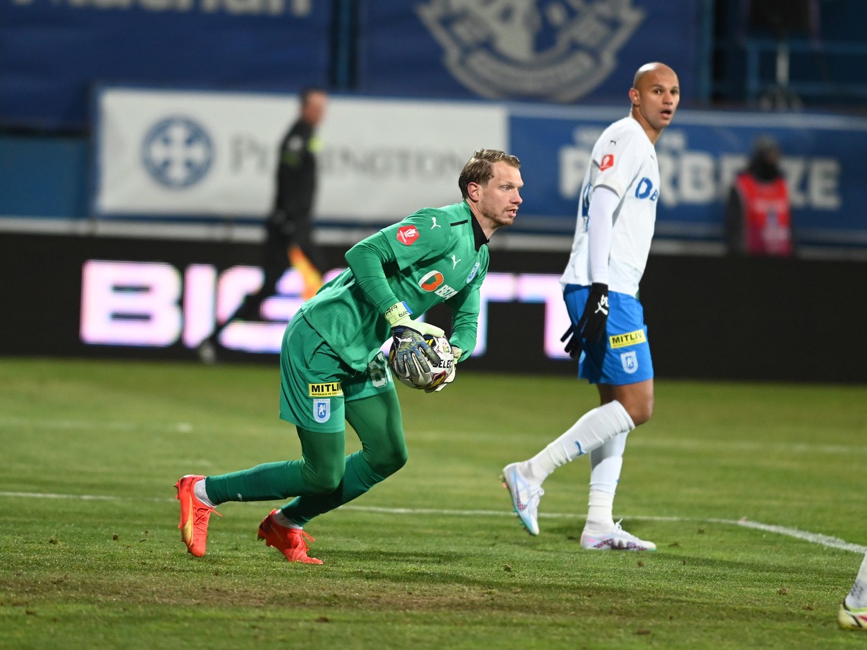 Victor Angelescu, reacție despre transferul uluitor al lui Arlauskis la Rapid! Acționarul giuleștenilor a făcut anunțul pe seară