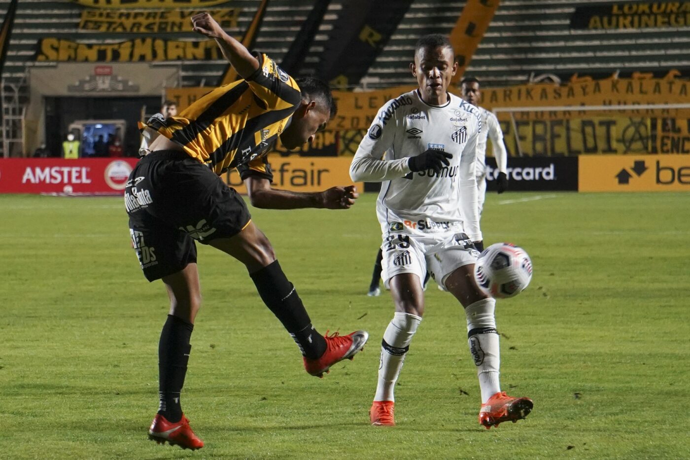 Înlocuitorul vedetei de la FCSB e un brazilian de la Santos! Transfer spectaculos în Superliga: Allanzinho vine să facă diferența