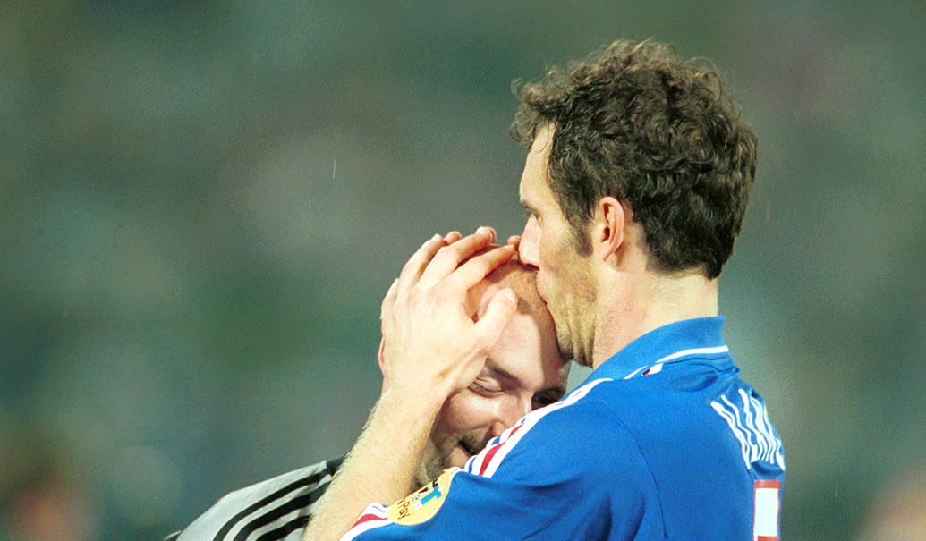 Gestul lui Laurent Blanc cu sărutatul cheliei lui Fabien Barthez, reprodus de Adrian Enache și Marcel Pavel la ProSport LIVE: „Am făcut asta”. VIDEO