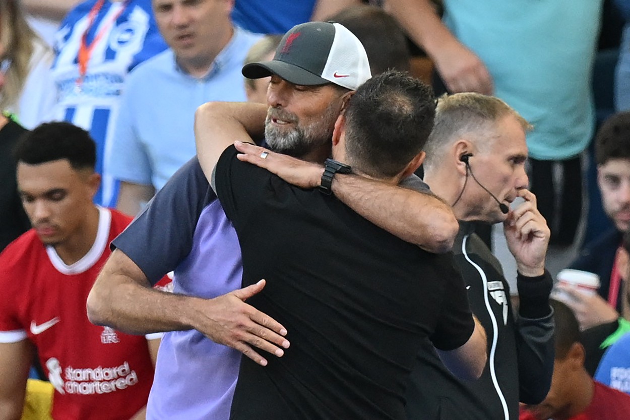 Fostul jucător de la CFR Cluj poate fi noul antrenor de la FC Liverpool! Considerat „noul Guardiola” din Premier League, fostul fotbalist al ardelenilor e pe lista „cormoranilor”, după plecarea lui Klopp