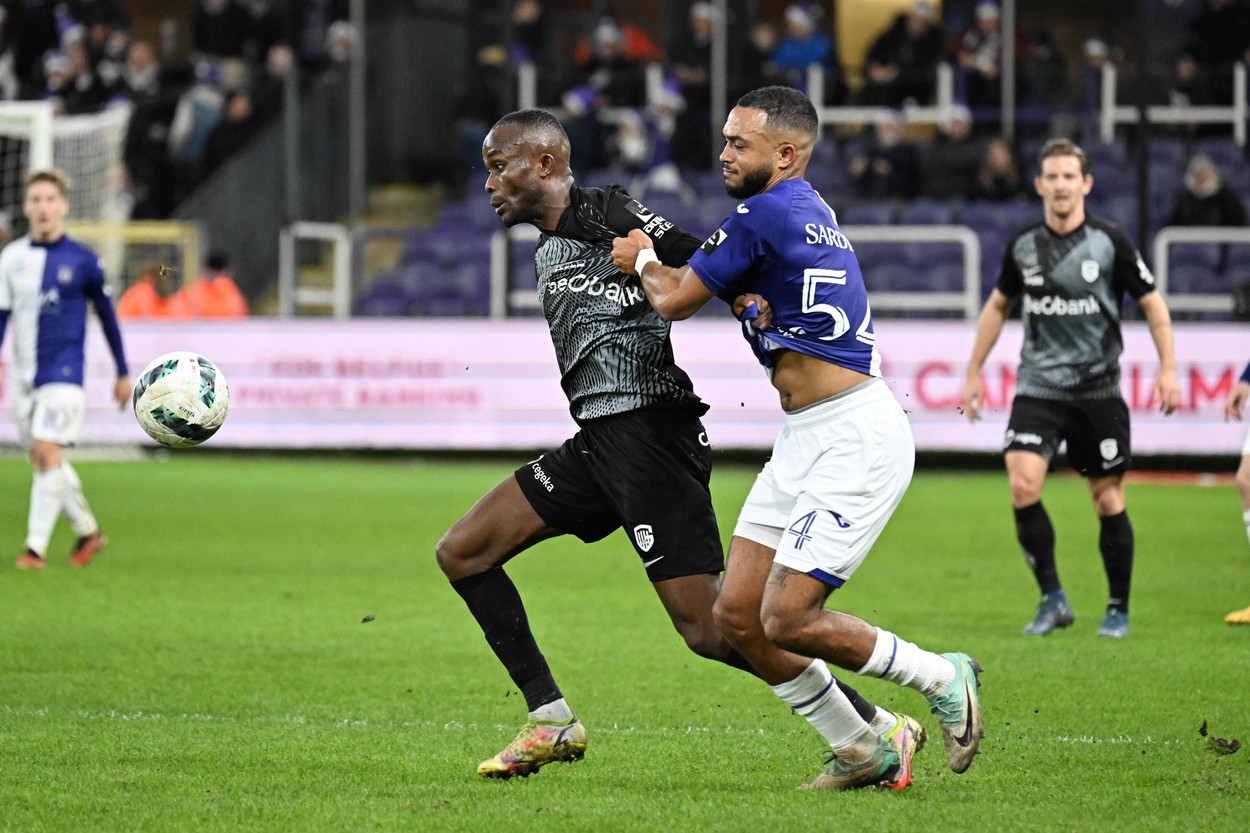 Decizie istorică în fotbal, care se poate lua și în Superliga României! Partida Anderlecht – Genk se va rejuca după o greșeală VAR care a viciat rezultatul final