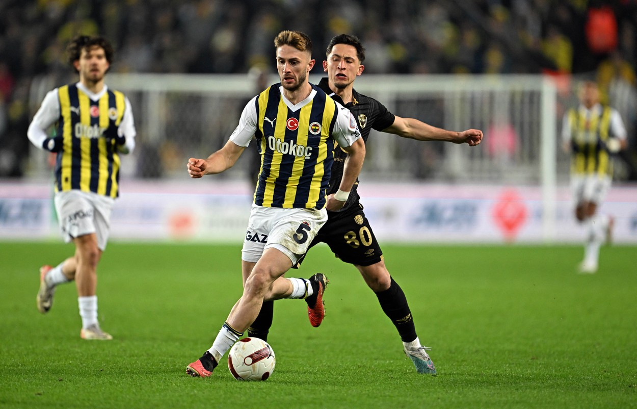 Olimpiu Moruțan, prestație de magician în meciul cu Fenerbahce! Turcii au rămas fascinați de driblingurile românului
