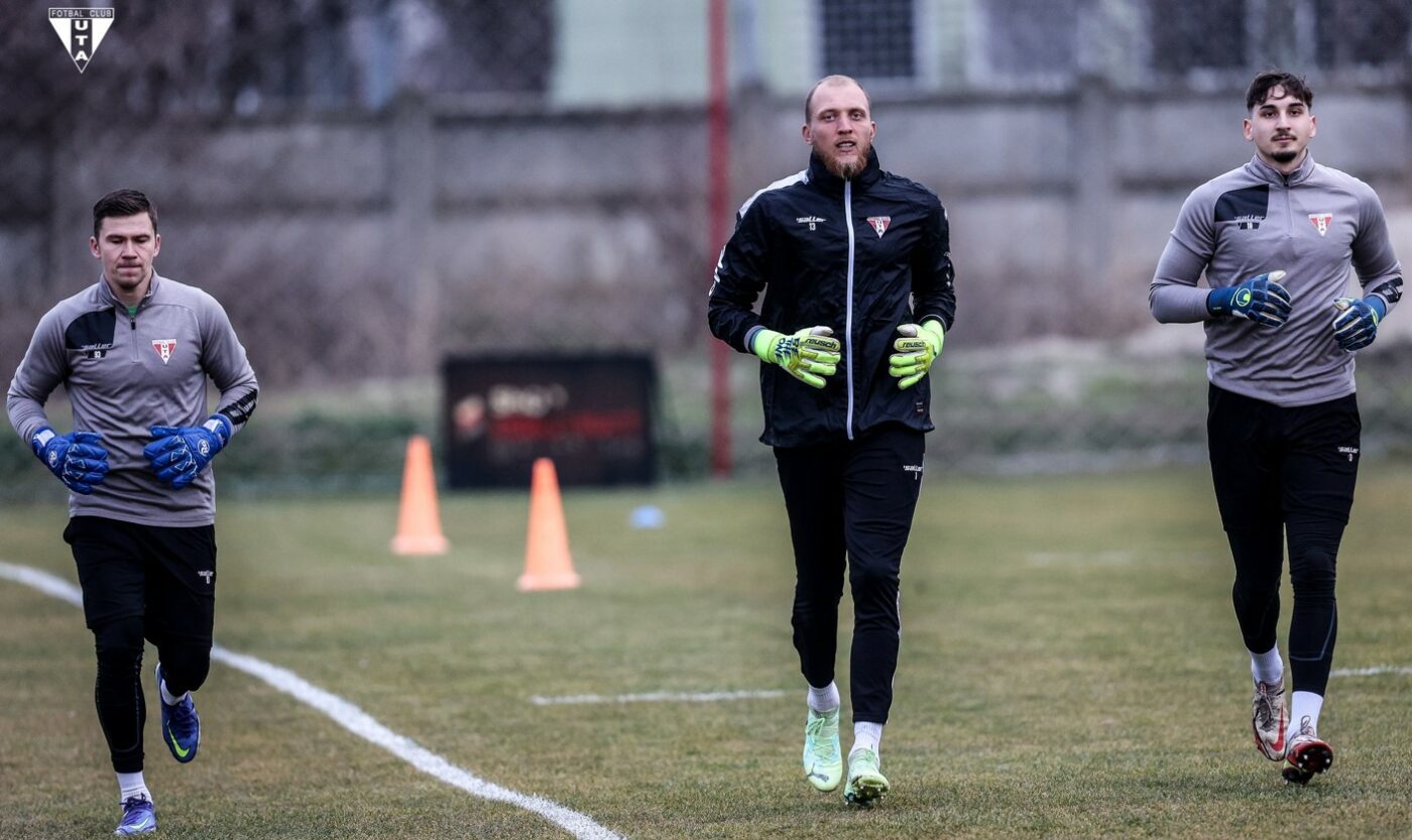 Mircea Rednic, pus în mare încurcătură înainte de FCSB: lasă un jucător important acasă!