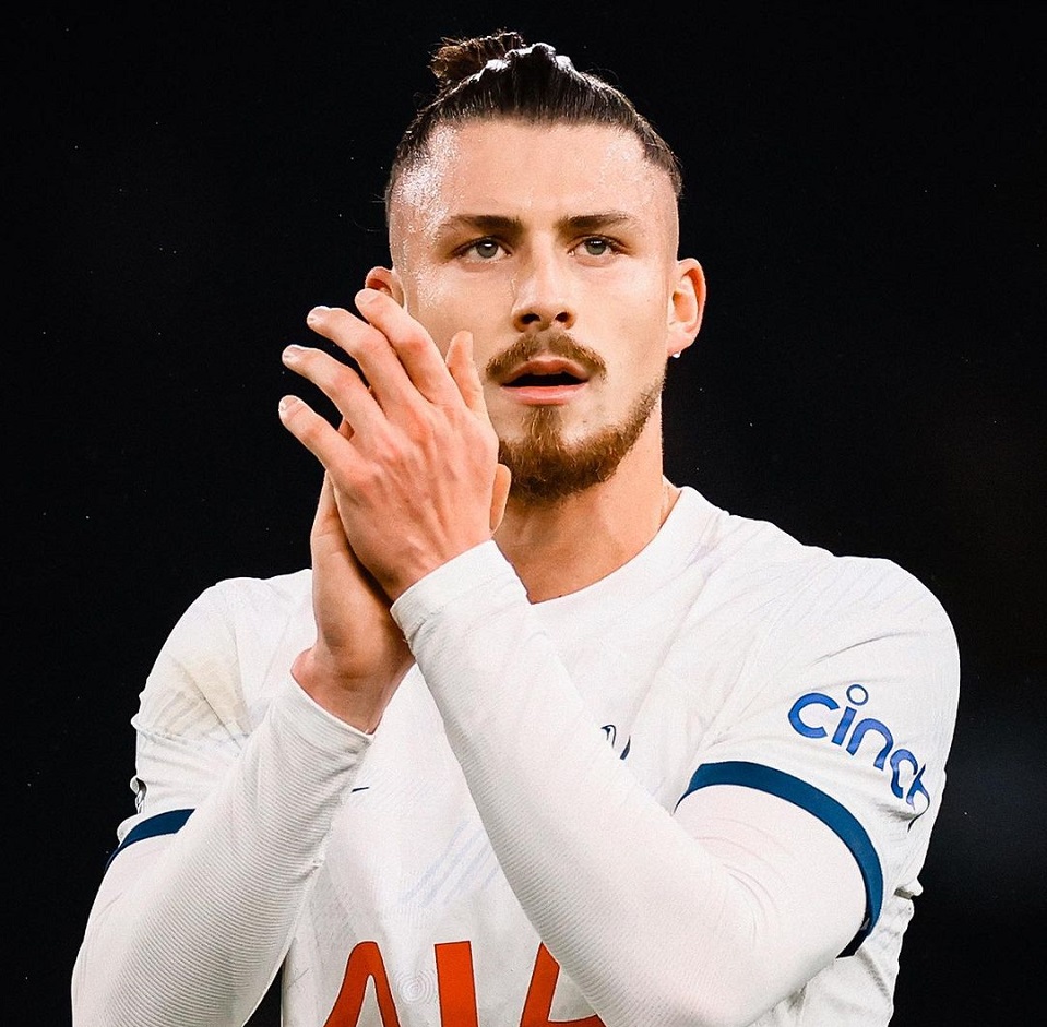 Ce decizie a luat Radu Drăguşin la Tottenham, după ce nu a fost deloc titular de când s-a transferat! Mama fotbalistului a făcut anunțul despre viitorul fiului ei