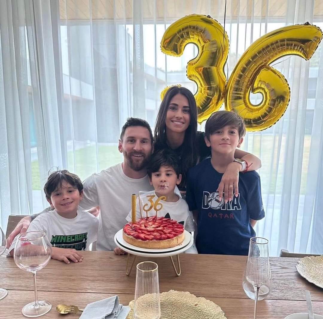 Mesajul de milioane de likeuri pe care Messi i l-a transmis soției sale. Antonela a împlinit 36 de ani