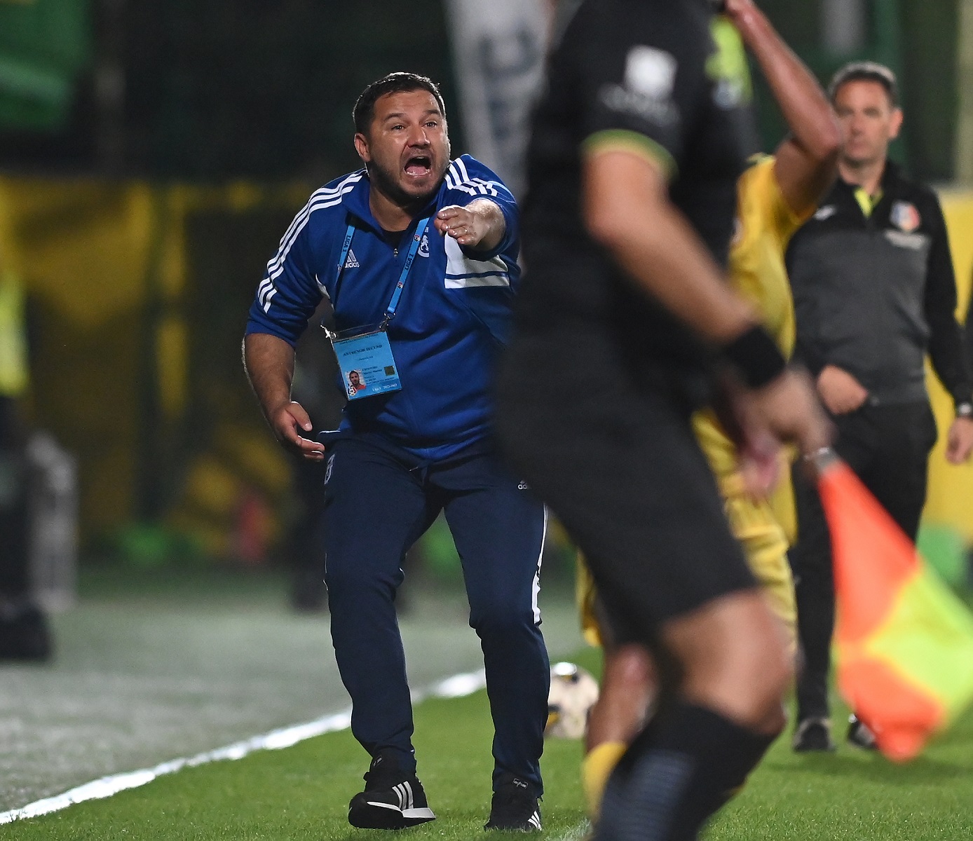 Marcel Pușcaș a confirmat revenirea lui Marius Croitoru la FC U Craiova, antrenorul aspru criticat de Adrian Mititelu: „Avem nevoie de mai multă duritate!”. VIDEO