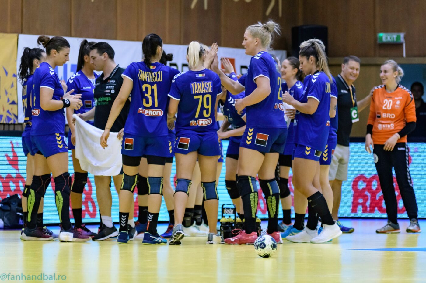 Cum arată lotul României de handbal feminin fără Cristina Neagu și fără Crina Pintea? Florentin Pera a stabilit lista celor 18 pentru dubla cu Croația, din care nu lipsesc tinerele Lixăndroiu și Boiciuc