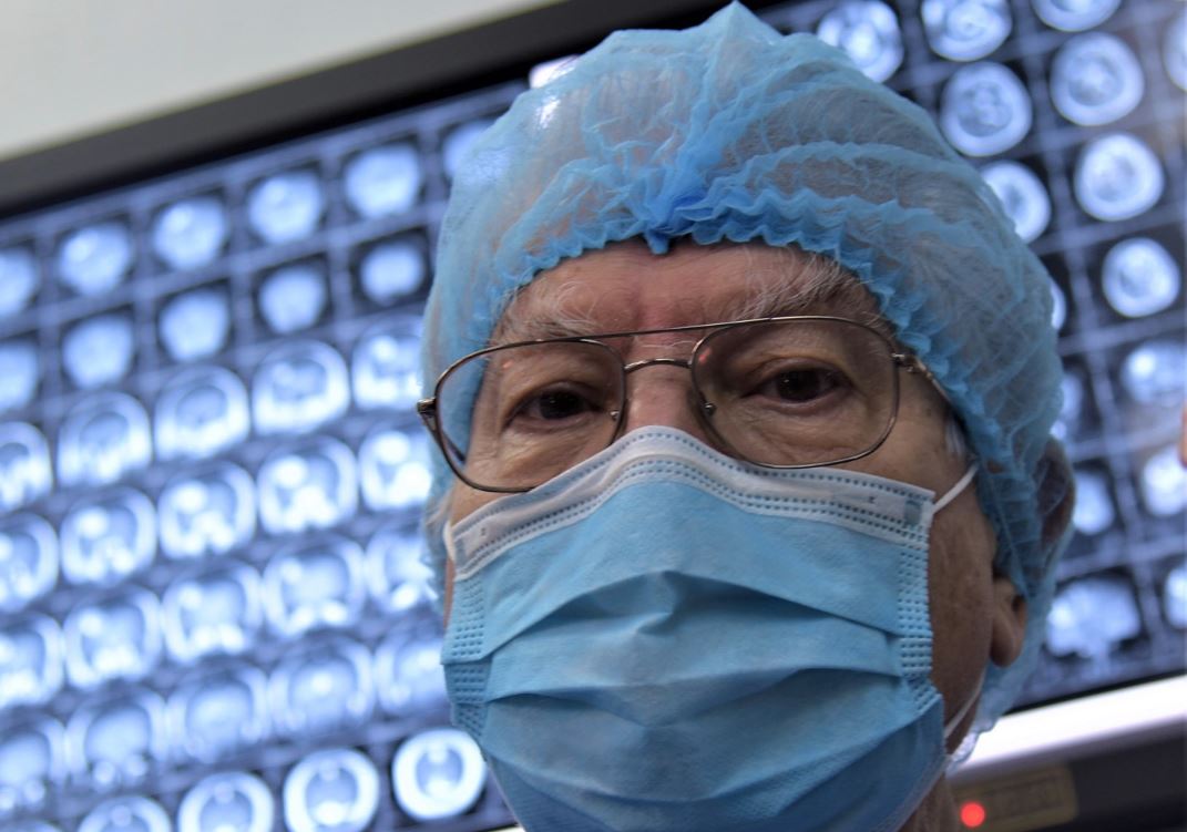 Doctorul Vlad Ciurea dezvăluie ora exactă la care trebuie să te bagi la somn pentru sănătatea creierului