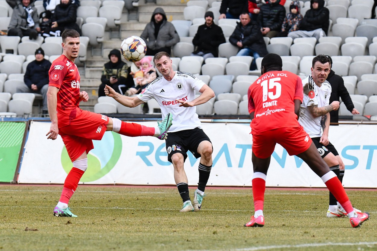 EAD nu a plătit suma totală din drepturile TV către LPF și cluburile din Superliga, care nu și-au primit banii cuveniți, stau să explodeze!