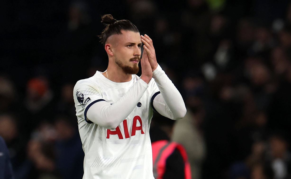 Englezii s-au lămurit cum stă treaba cu Radu Drăgușin. Ce ar urma să facă Ange Postecoglu, managerul lui Tottenham