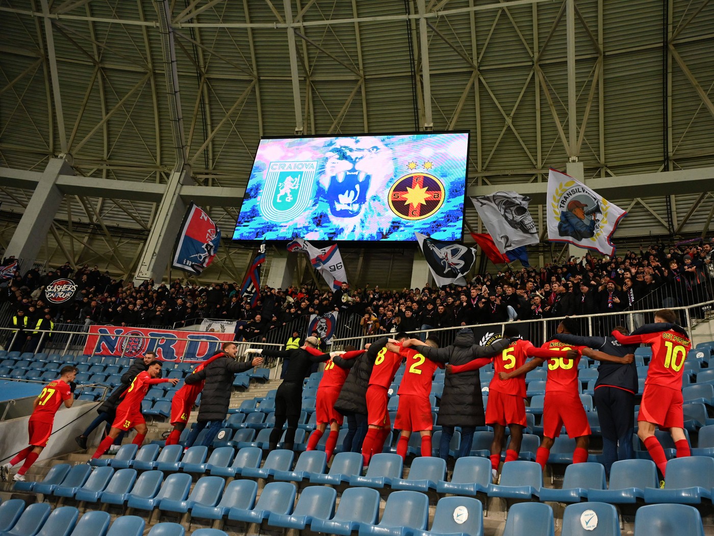 Există un top al celor mai iubite echipe din România. FCSB nu e Steaua? Cifrele arată o apartenență masivă a ultrașilor la echipa lui Gigi Becali: rivalele Dinamo și Rapid sunt la o distanță uriașă